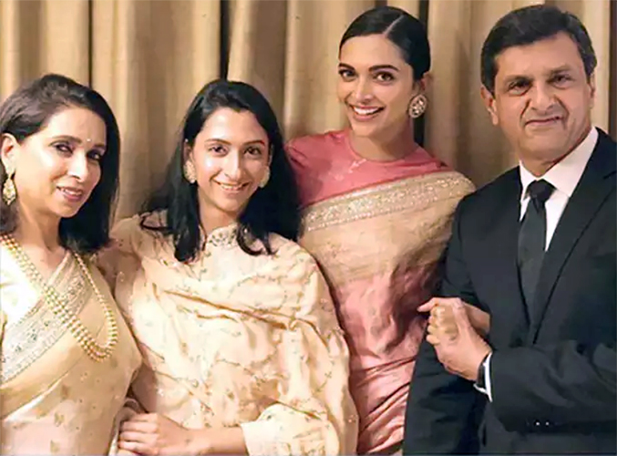 Deepika Padukone with her mother Ujjala Padukone, father Prakash Padukone, and her younger sister Anisha Padukone