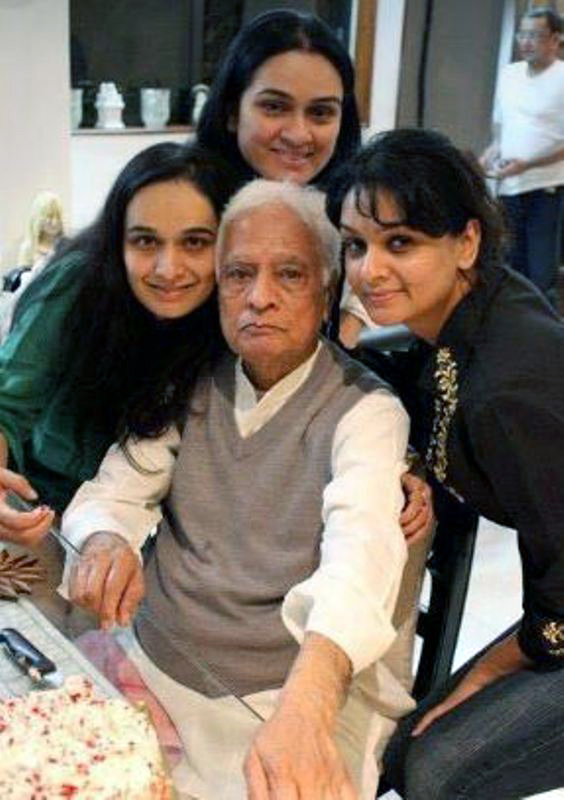 Shivangi Kolhapure with her father and sisters