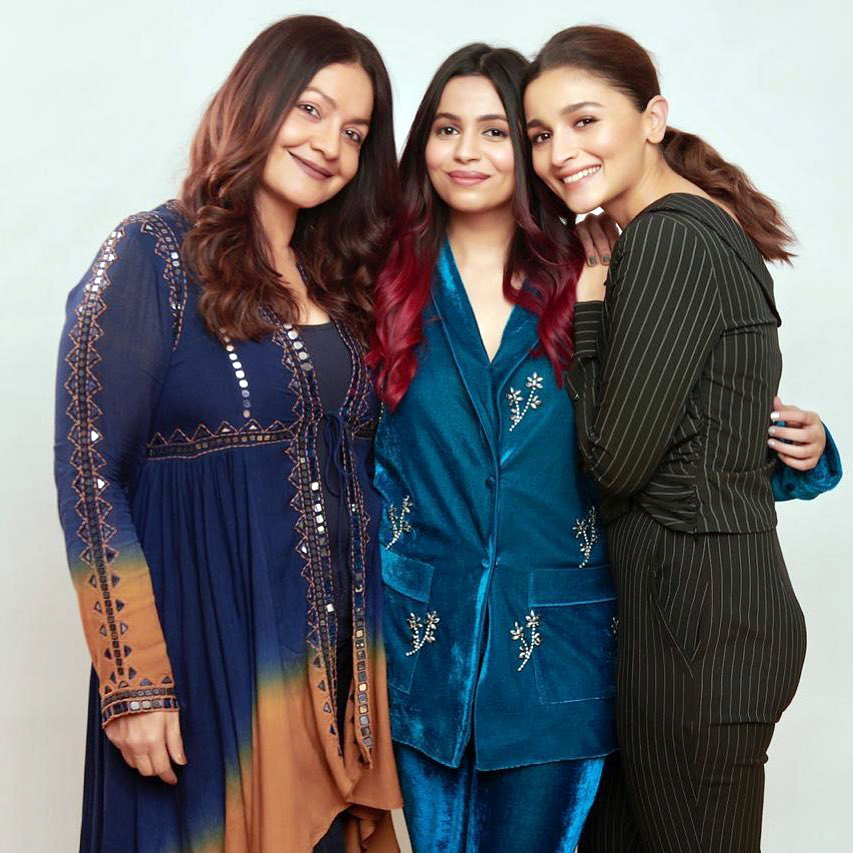 Alia Bhatt with her sisters Shaheen Bhatt and Pooja Bhatt