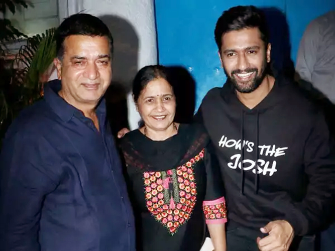 Vicky Kaushal with his father, Sham Kaushal, and his mother, Veena Kaushal